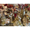 Natività Maestosa in Tessuti di Raso con Dettagli Luminosi