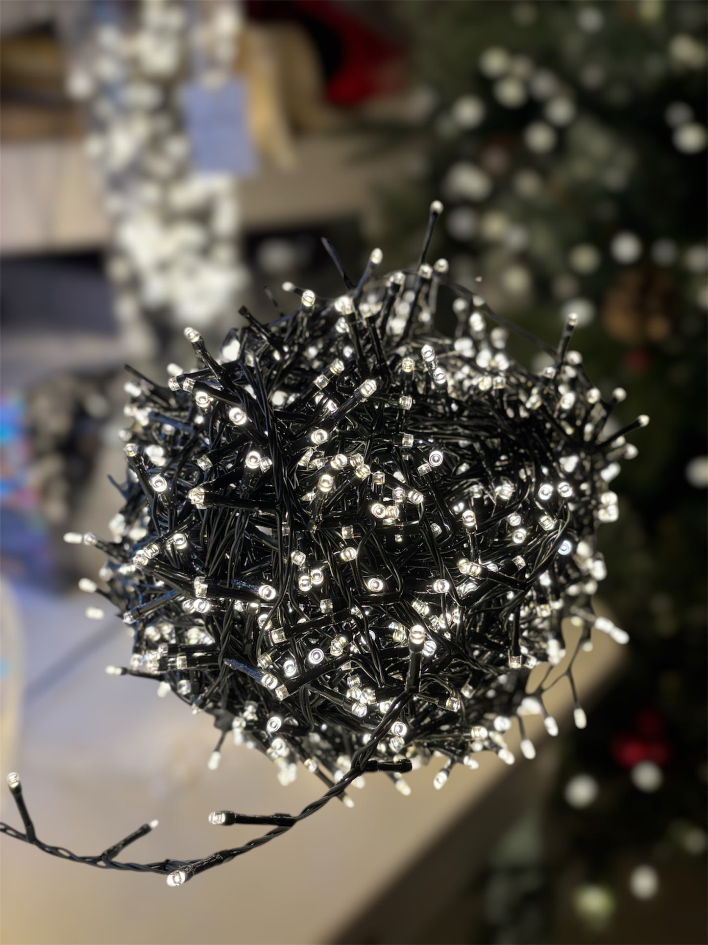 Catena Luminosa 1000 LED per Interni ed Esterni - 33 Metri, 8 Giochi di Luce