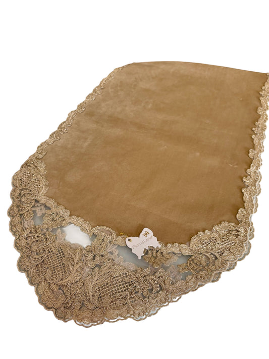 Runner in Velluto Nocciola con Merletto Oro 39x140 cm - Fiori di Lena