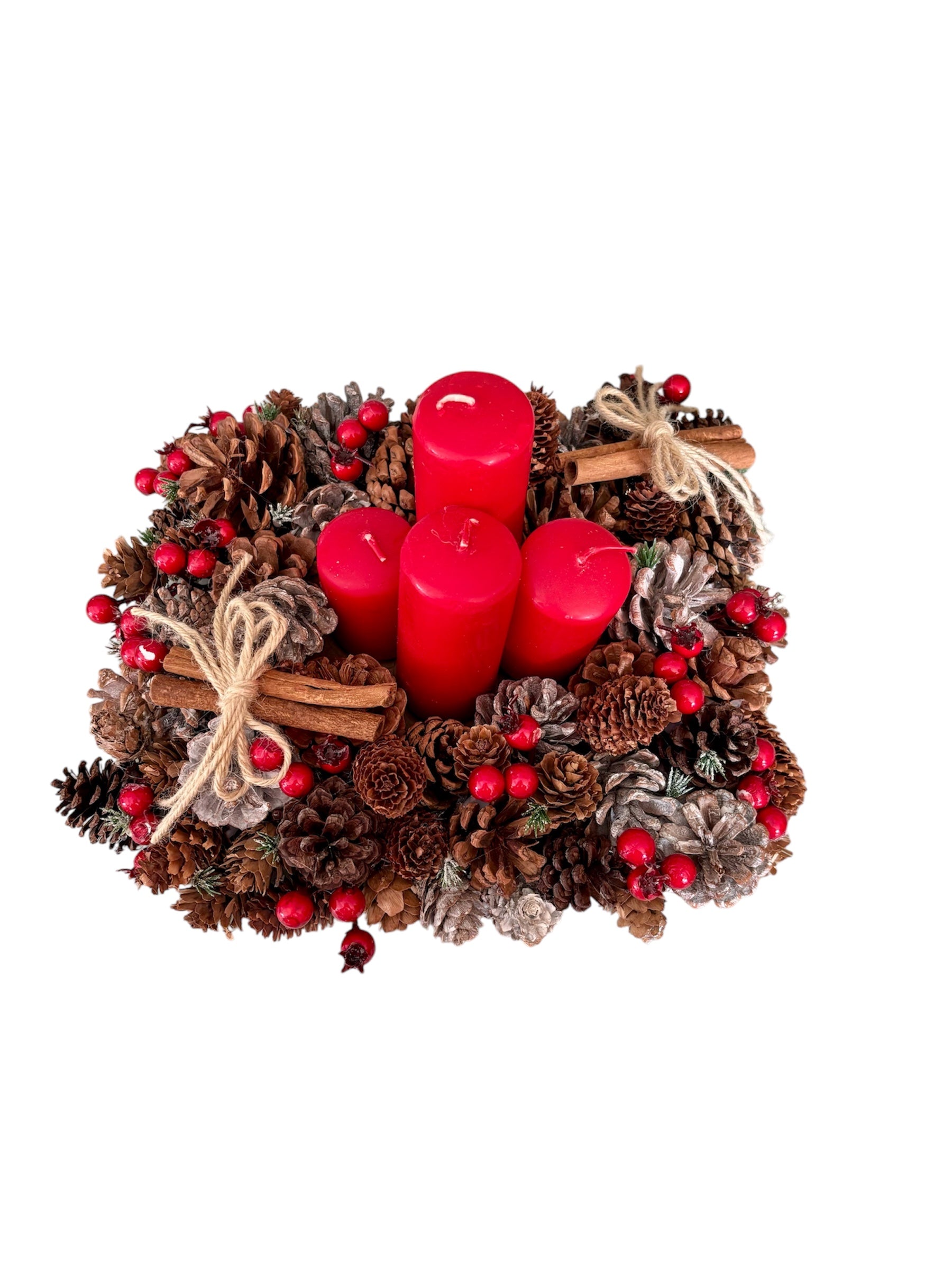 Centrotavola Natalizio con Pigne, Bacche e Candele Rosse 25 cm
