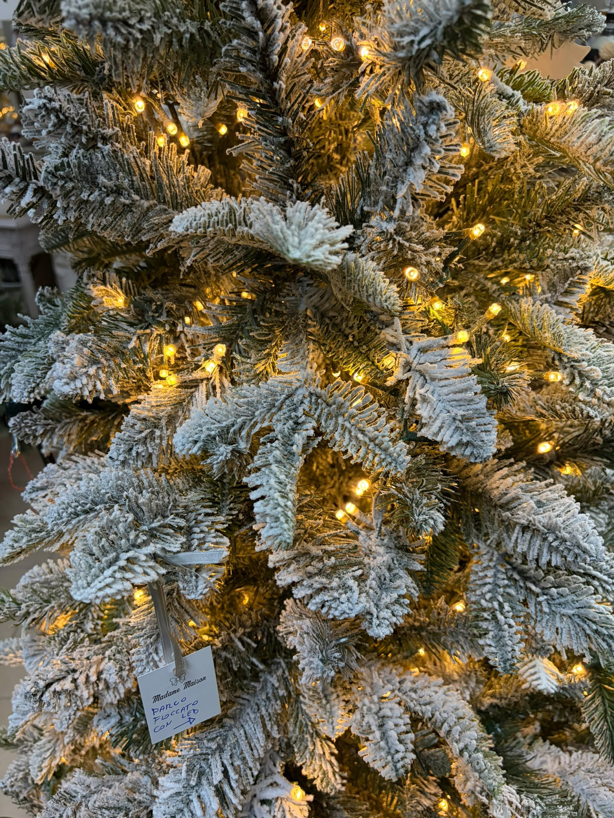 Albero di Natale Parco Floccato 210 h cm con 3200 LED a Luce Calda - Flora